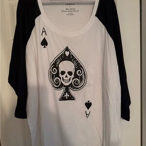 Torrid Black and White Skull Spade Raglan Top